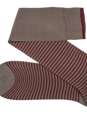 Chaussettes en fil d’Écosse gris à rayures bordeaux