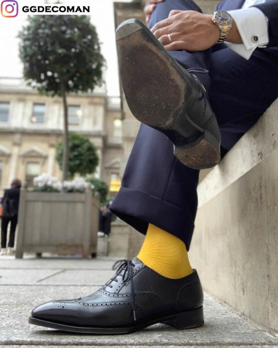 Chaussettes en fil d'Écosse jaune canari texturé en filet de poisson