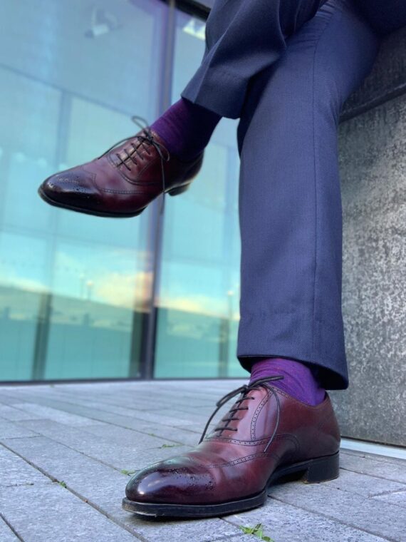 Chaussettes en fil d’Écosse violet à pois rouges